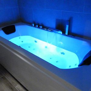 Studio met een King Size Bed